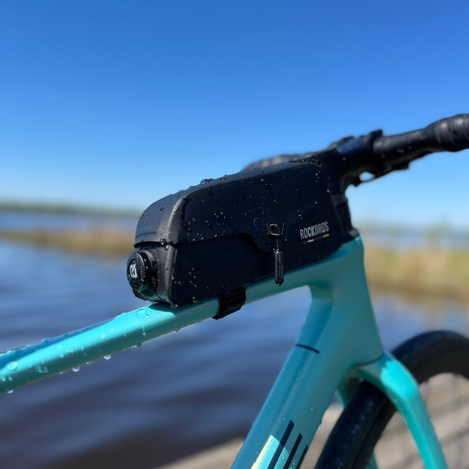 rockbros road-to-sky magnetic top-tube frame bag, 100 % waterproof, expandable 0.6–0.9 l, secured to carbon frame