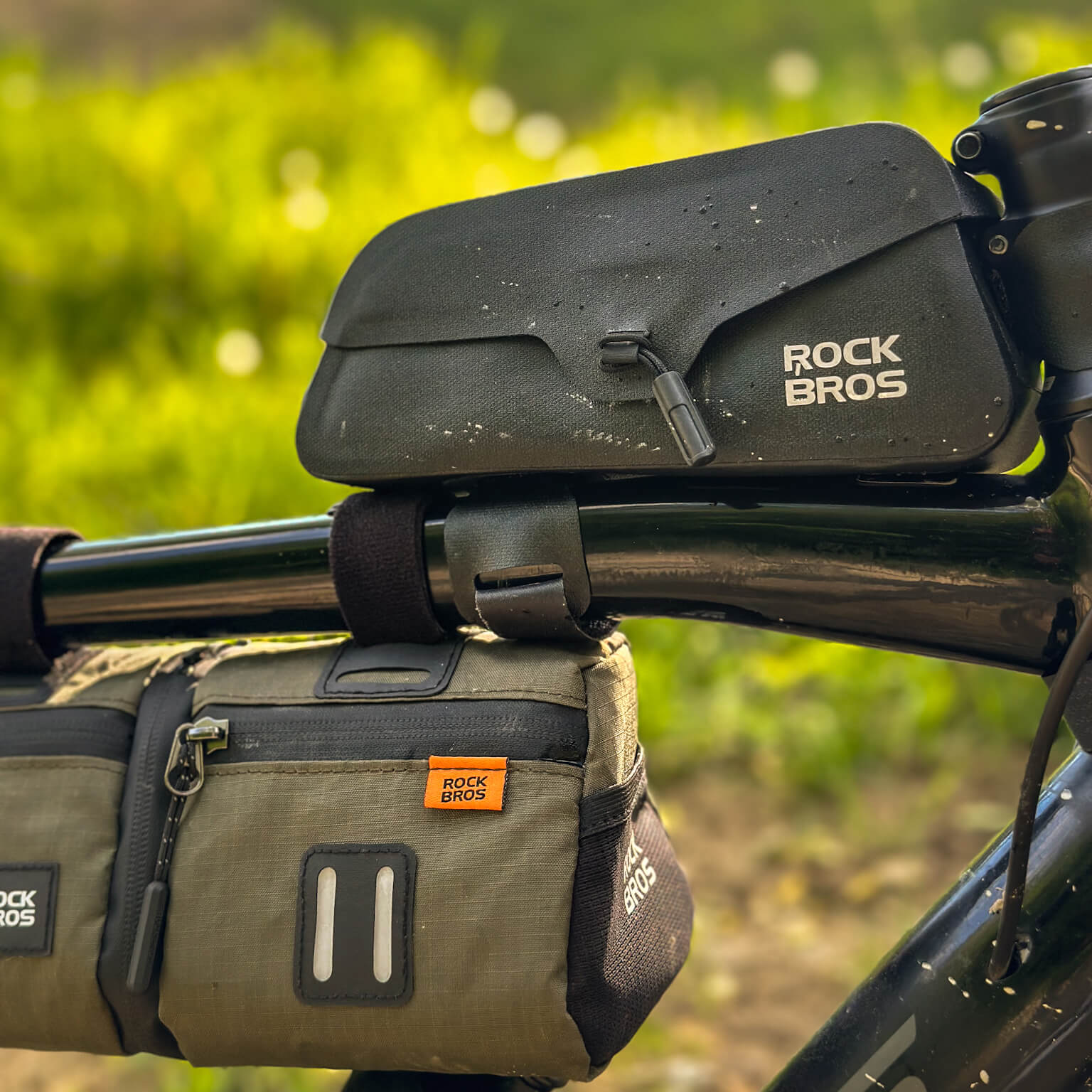 rockbros road-to-sky magnetic top-tube frame bag, 100 % waterproof, expandable 0.6–0.9 l, secured to carbon frame