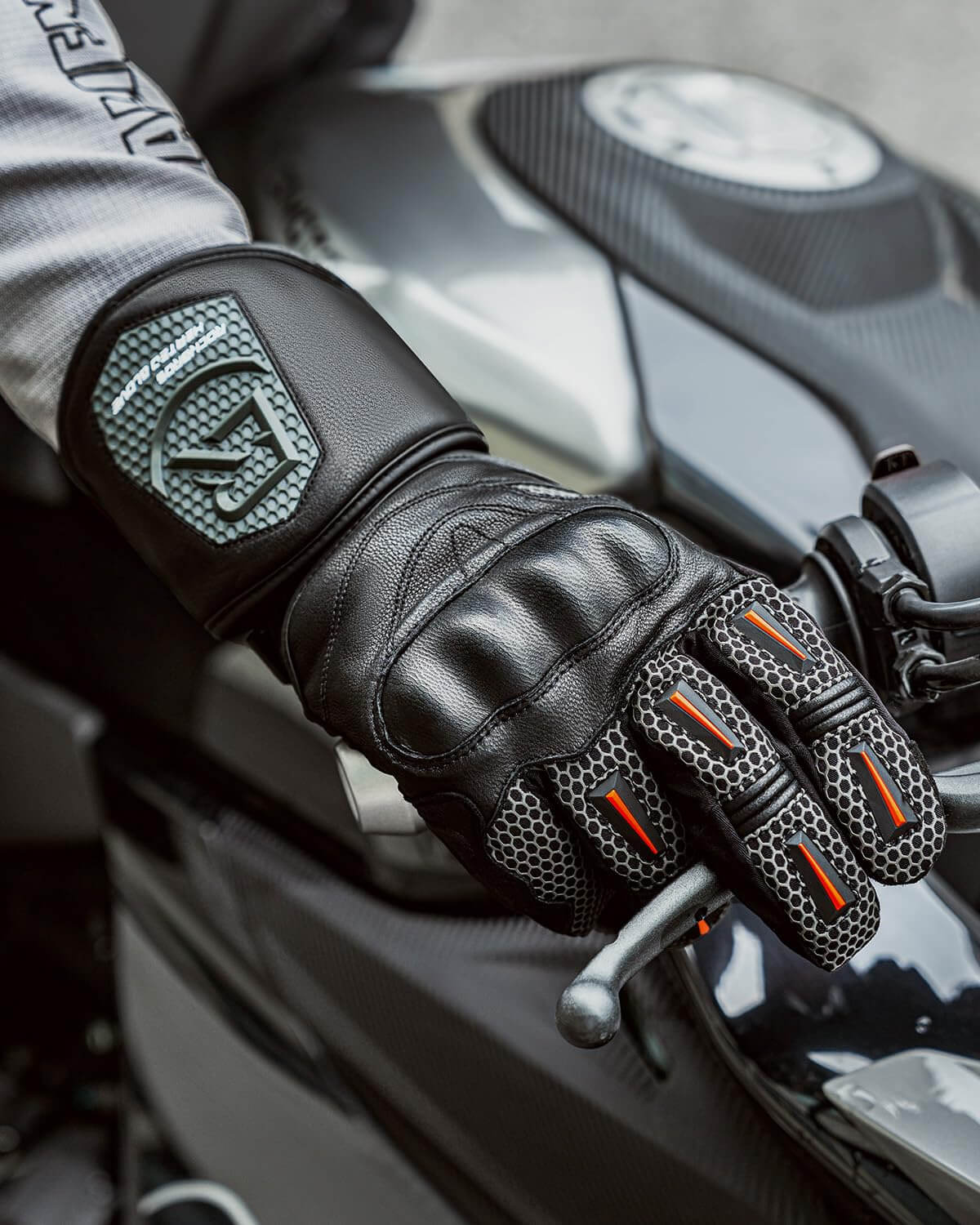 ROCKBROS Winter Thermal Full-Finger Cycling Gloves with Touchscreen Protection