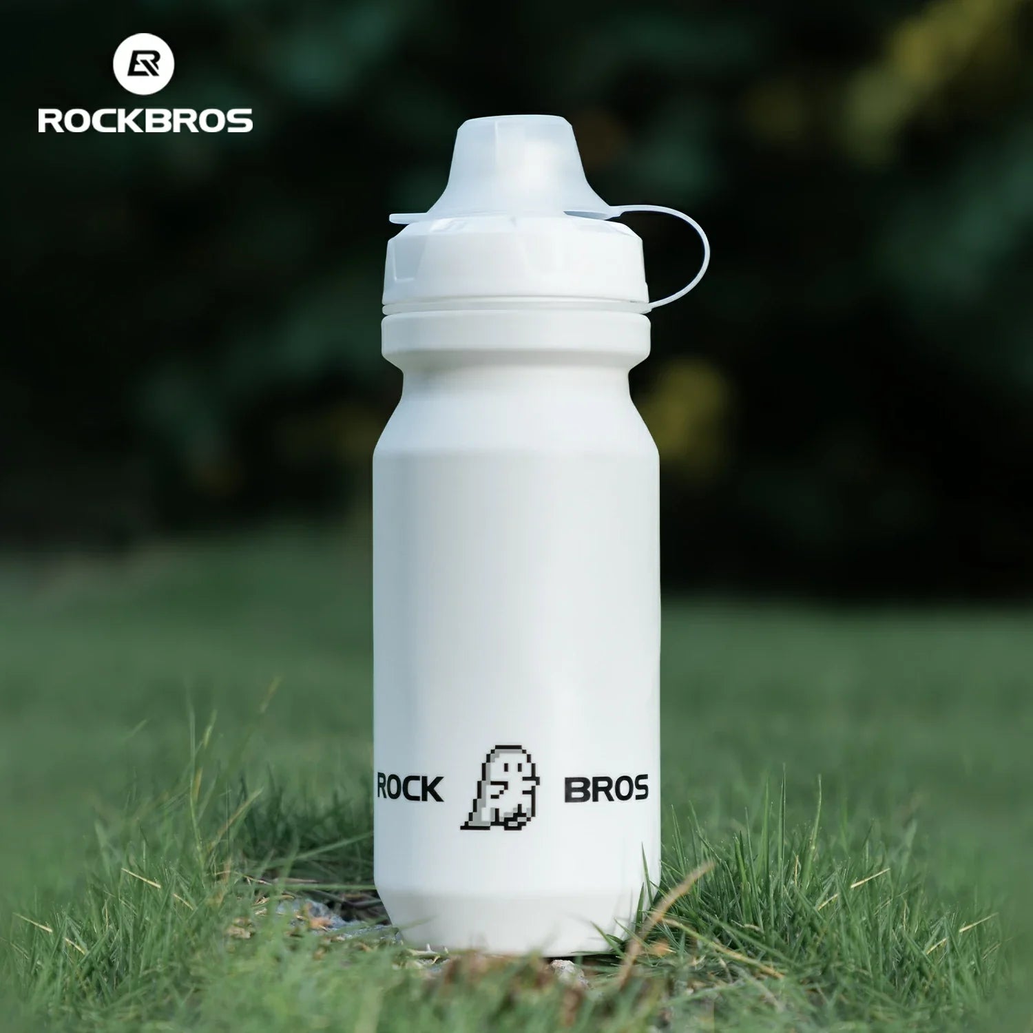 ROCKBROS lightweight bike bottle with pull-top lid, available in 600ml and 750ml sizes, designed for easy hydration during cycling. #Color_White