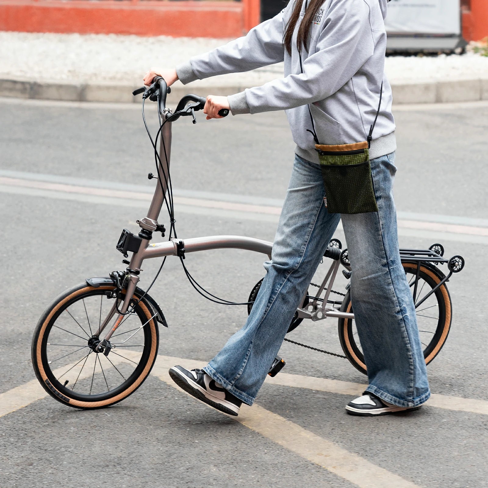 16-inch lightweight folding commuter bike