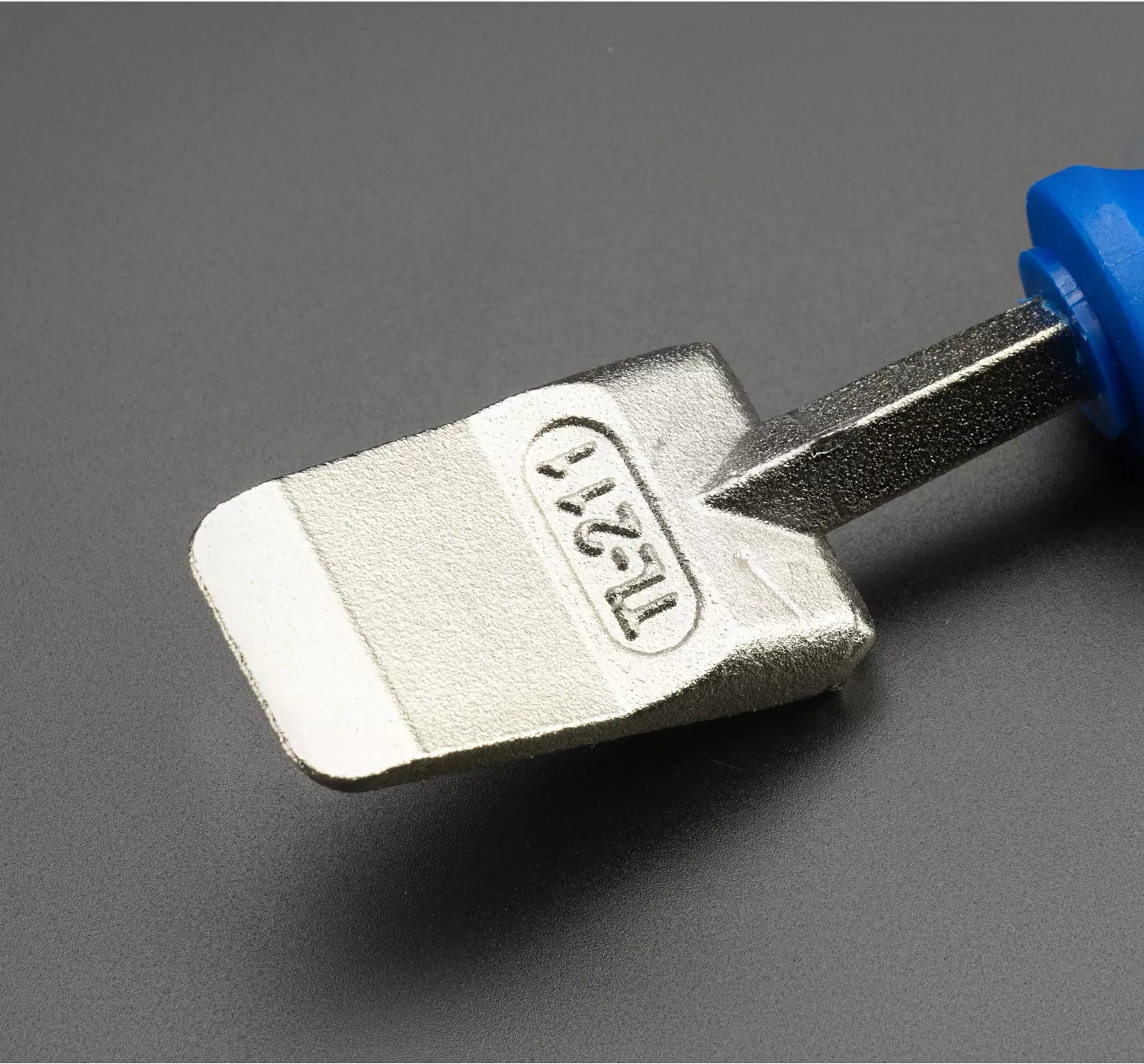 Hydraulic disc brake piston spreader tool detail