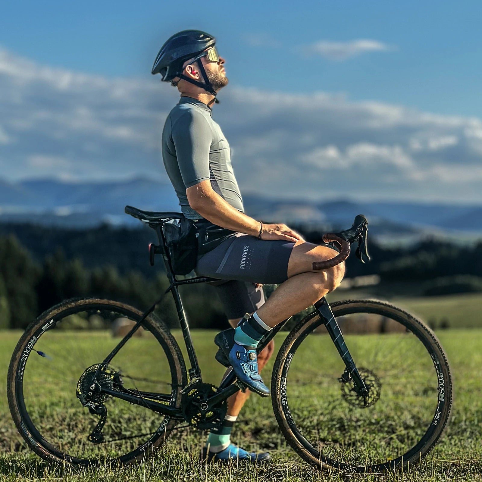 Men’s Lightweight Cycling Jersey with Rear Pockets & YKK Zip