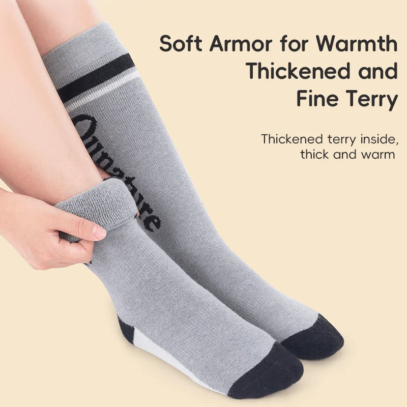 These wool blend children's ski socks have a thickened terry lining for warmth, softness and comfort.