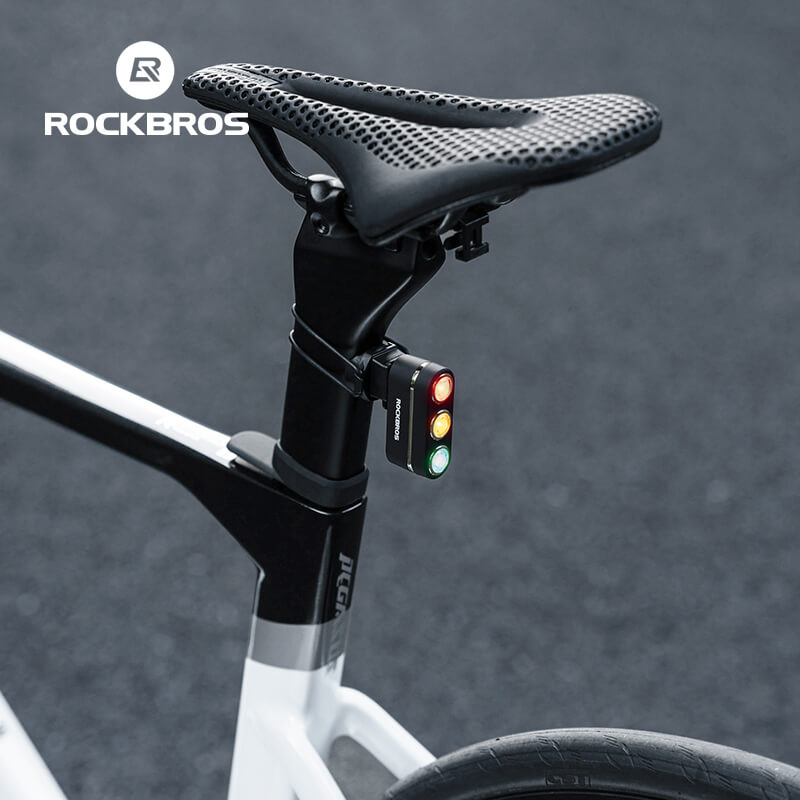 rockbros smart rear bike light with 3-colour led and brake-sensing technology